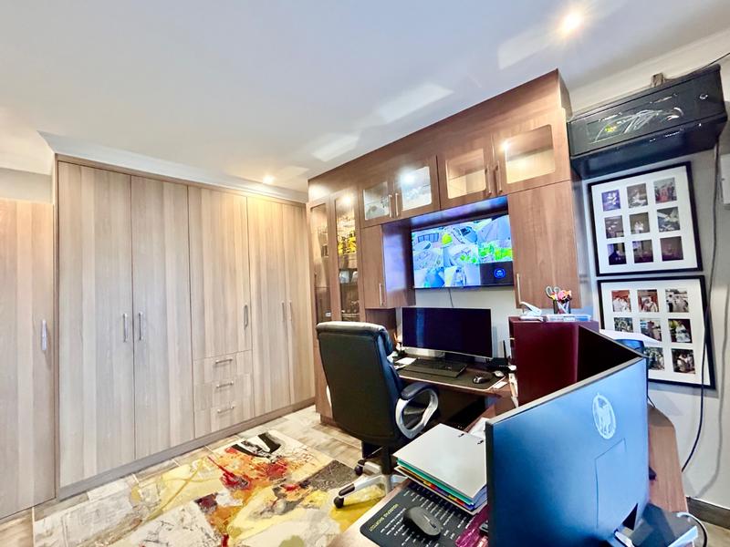 4 Bedroom Property for Sale in Everglades Estate North West